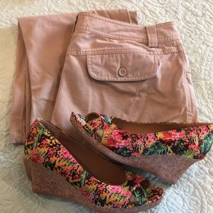 Old Navy Khaki pants_ low waist_ size 14
